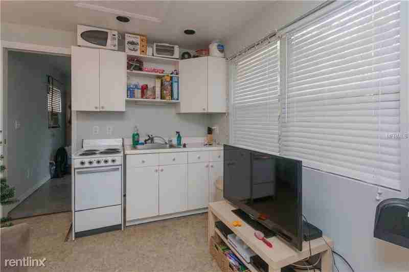 421 E Kaley St - Photo 2 of 4