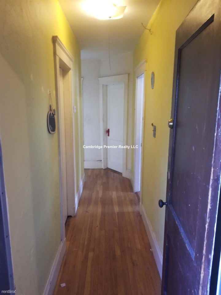 39 Waterhouse St - Photo 2 of 6