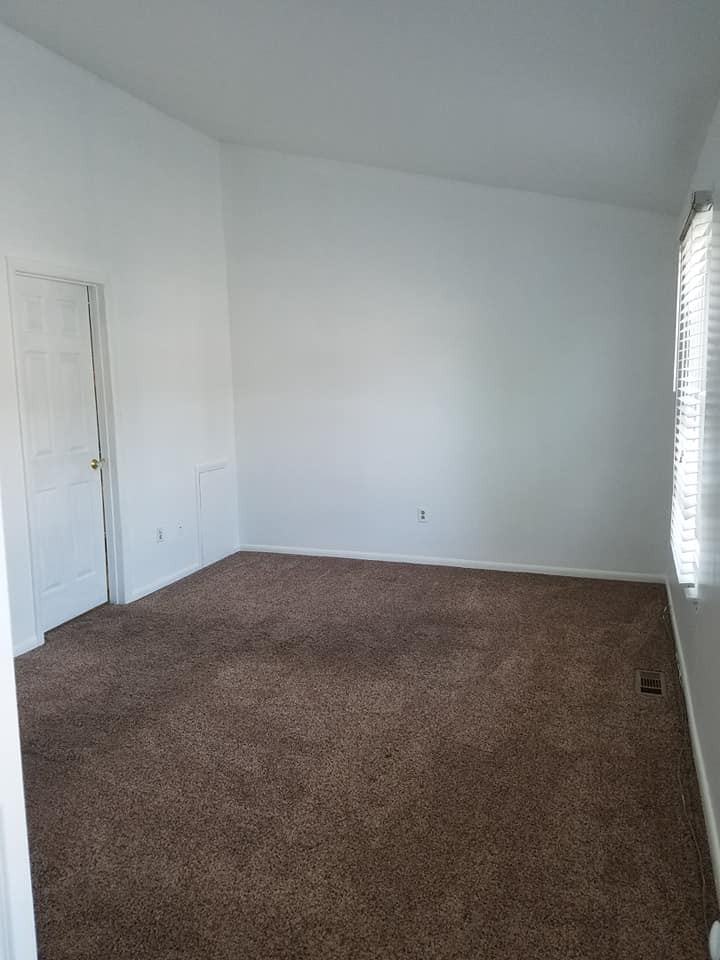 36 Grant Ln - Photo 2 of 14