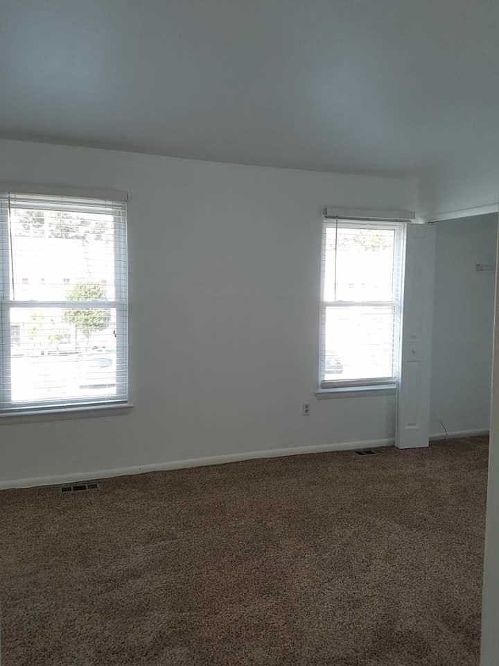 36 Grant Ln - Photo 3 of 14