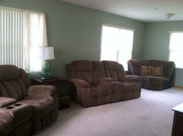 293 Pamela Ct - Photo 3 of 8