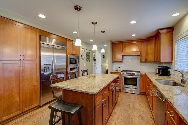 640 Lombardy Ln - Photo 3 of 22