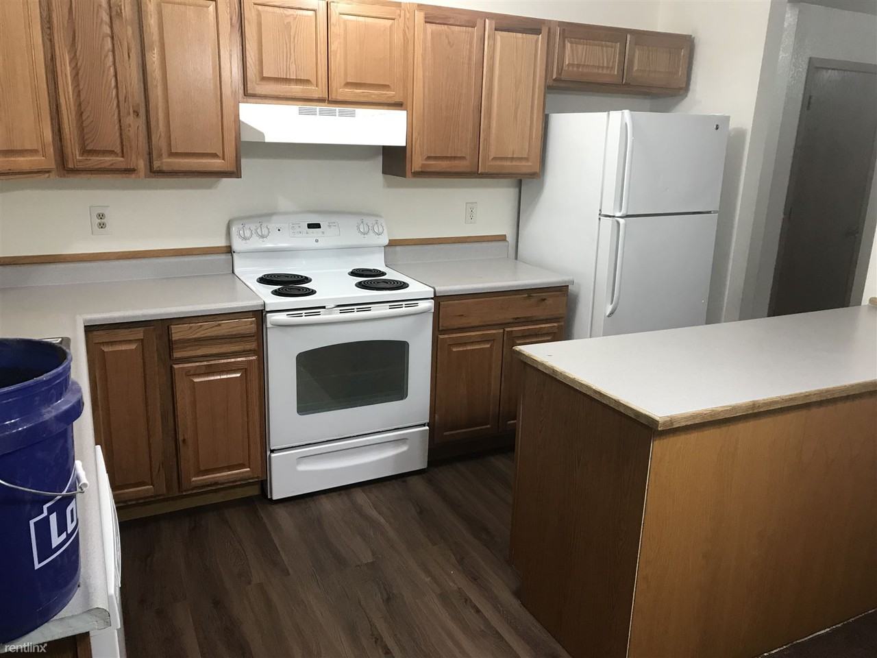 802 N Pine St #4 - Photo 3 of 5