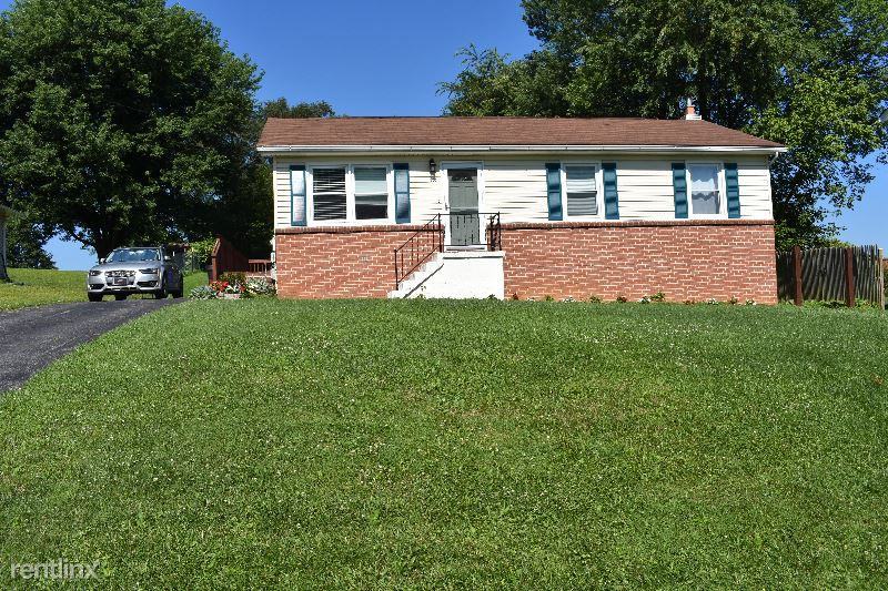 301 S Jefferson St - Photo 3 of 17
