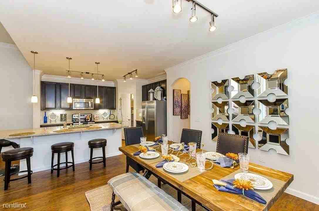 2809 Lineville Dr - Photo 3 of 8