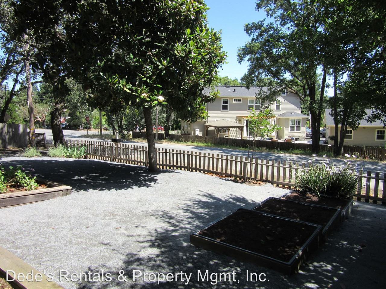 8121 El Rancho Dr - Photo 3 of 24