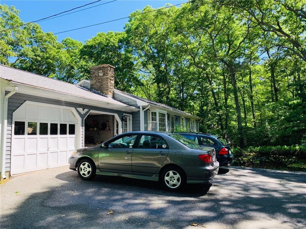 414 Bulgarmarsh Rd - Photo 2 of 16