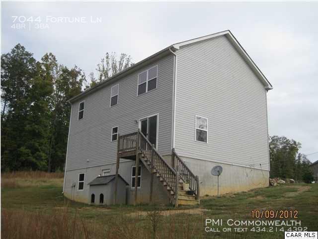 7044 Fortune Ln - Photo 3 of 24