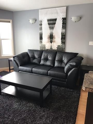 7117 114a St - Photo 2 of 10