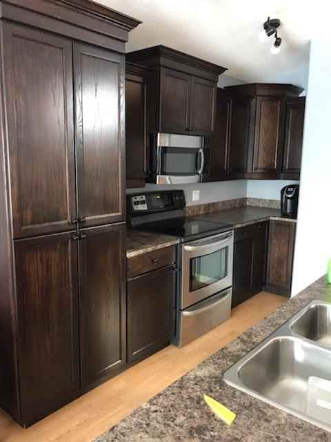 7117 114a St - Photo 3 of 10