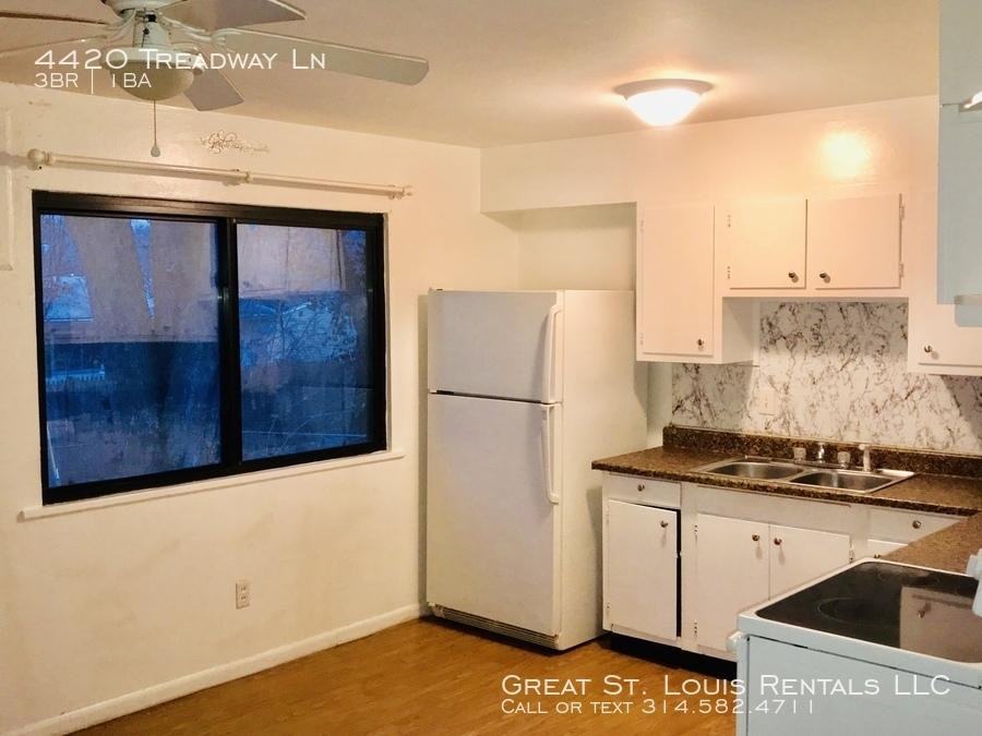 4420 Treadway Ln - Photo 3 of 12