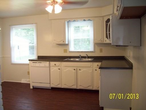 154 N Kimberly Ave - Photo 2 of 15