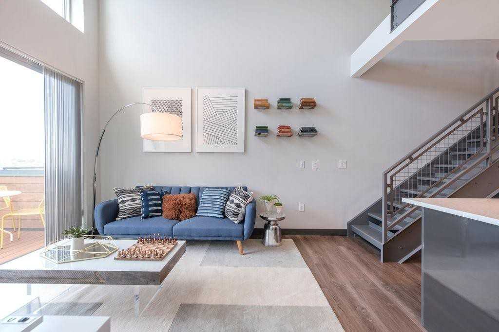 166 Border St - Photo 3 of 6