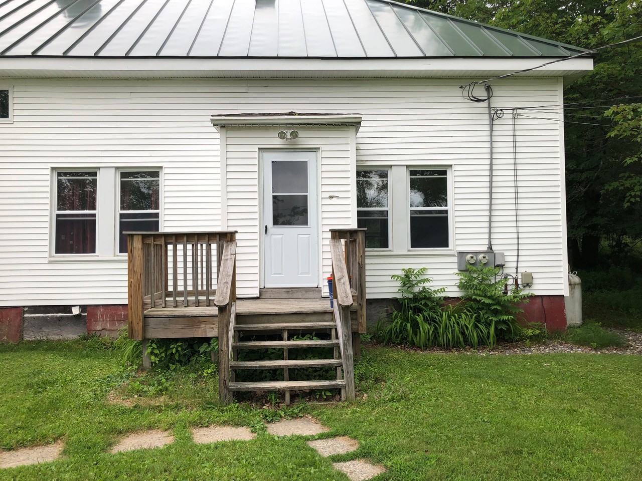 155 Winthrop Center Rd - Photo 2 of 13