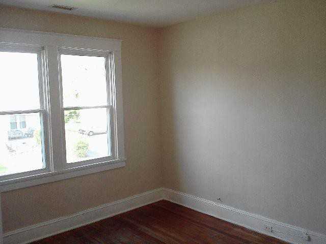 1003 Edgehill Rd - Photo 3 of 7