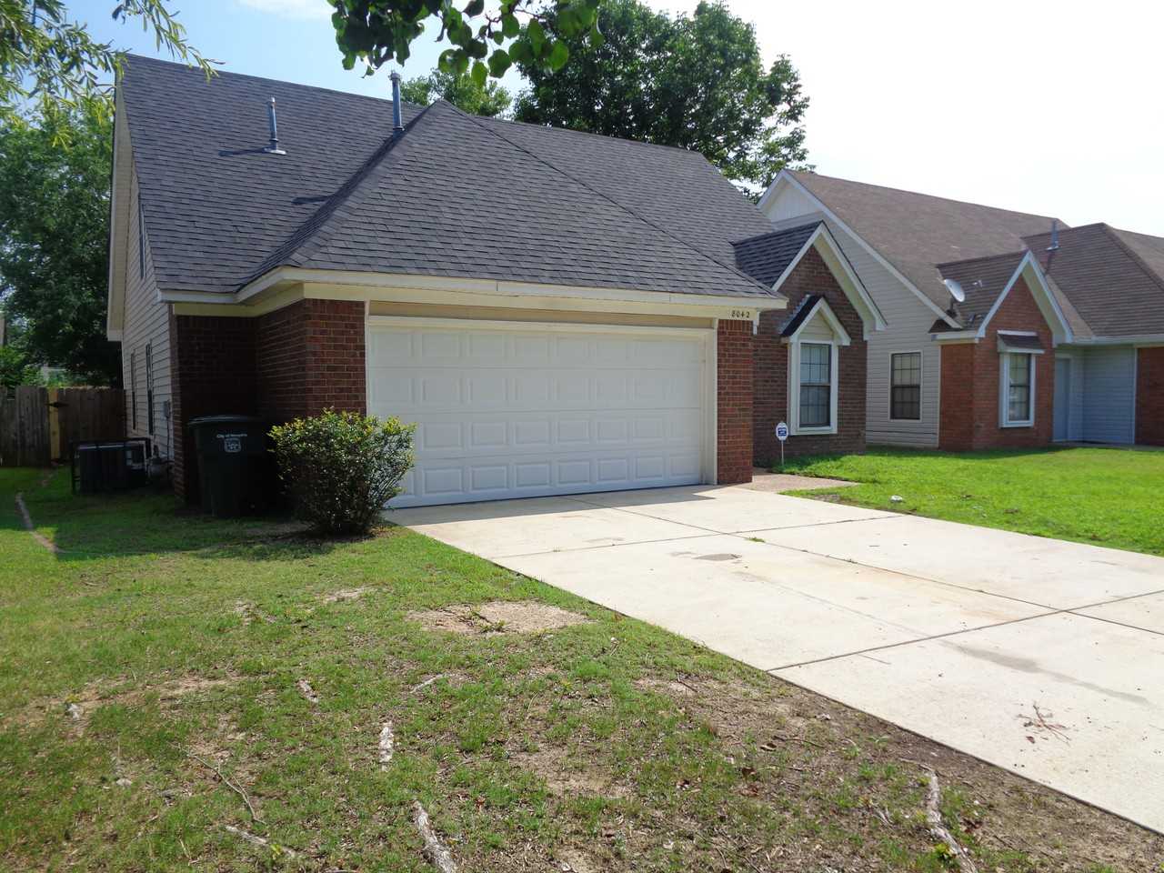 8042 Port Douglas Dr - Photo 2 of 21