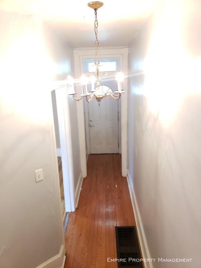 131 Bridge St - Photo 3 of 38