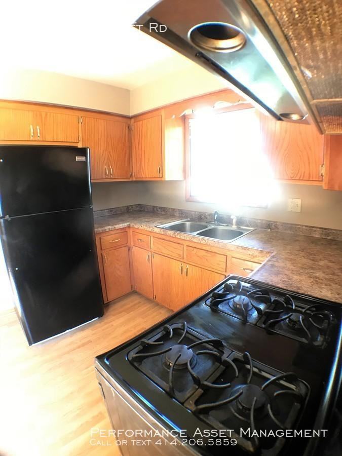 4141 W Calumet Rd - Photo 3 of 9