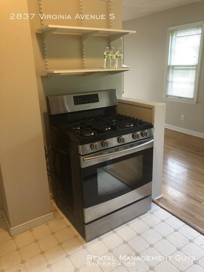 2837 Virginia Ave S - Photo 2 of 30