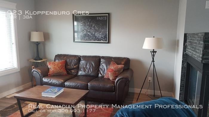 923 Kloppenburg Cres - Photo 2 of 14