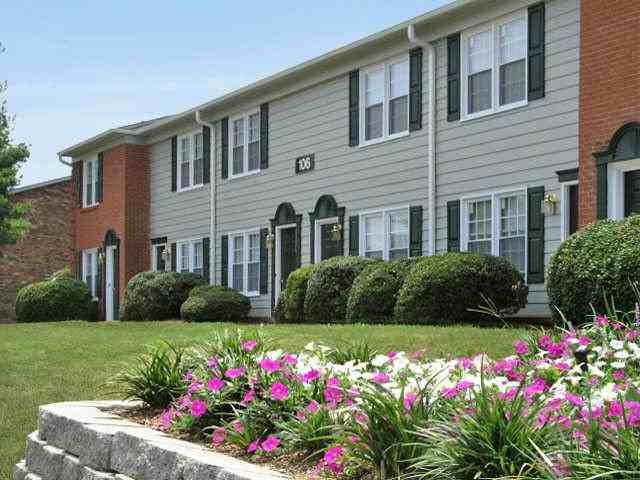 Clemmons Trace Village Apartments - Photo 2 of 7