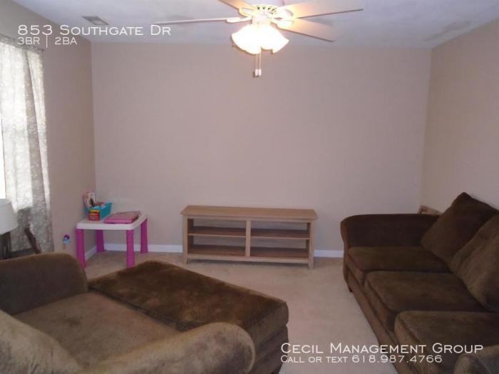 853 Southgate Dr - Photo 2 of 12