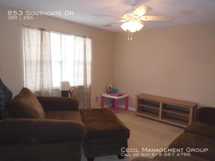 853 Southgate Dr - Photo 3 of 12