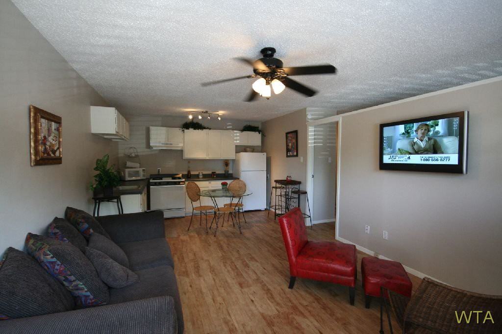 1616 West 6th Street - Photo 2 of 7