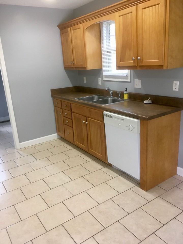 304 Chestnut Alley - Photo 3 of 4