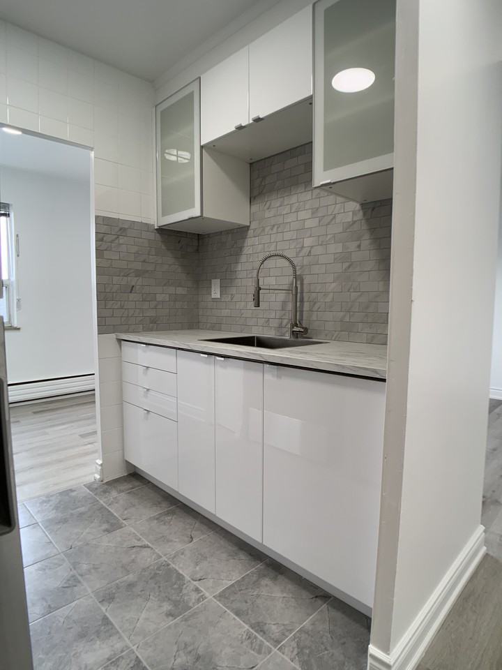 1605 Jane Street #309