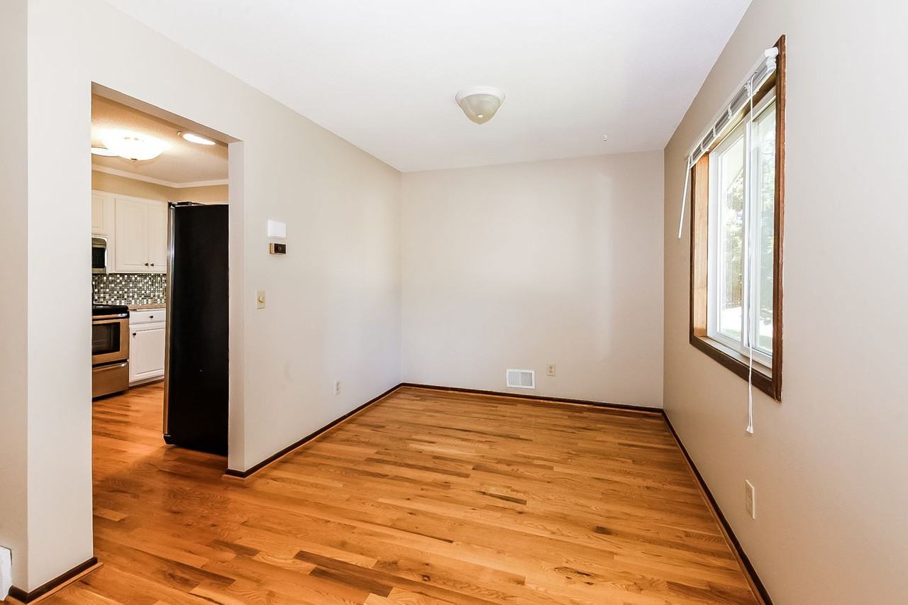 4076 Ensign Ave N - Photo 3 of 21