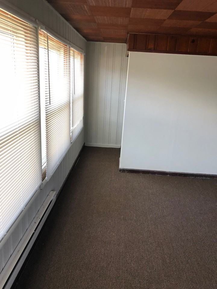 17258 Burnham Ave - Photo 3 of 12