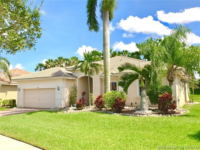 19360 SW 69th St - Photo 3 of 32