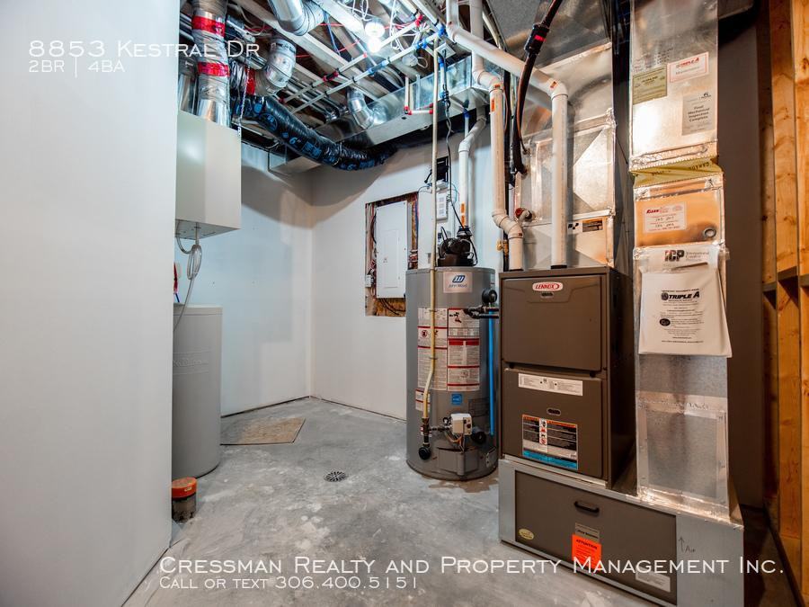 8853 Kestral Dr - Photo 2 of 23