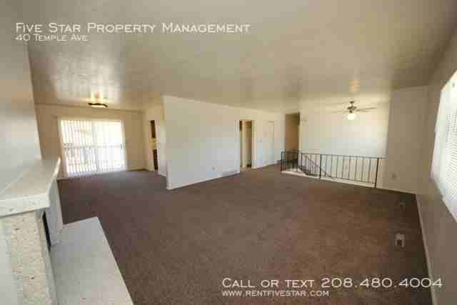 40 Temple Ave - Photo 3 of 12