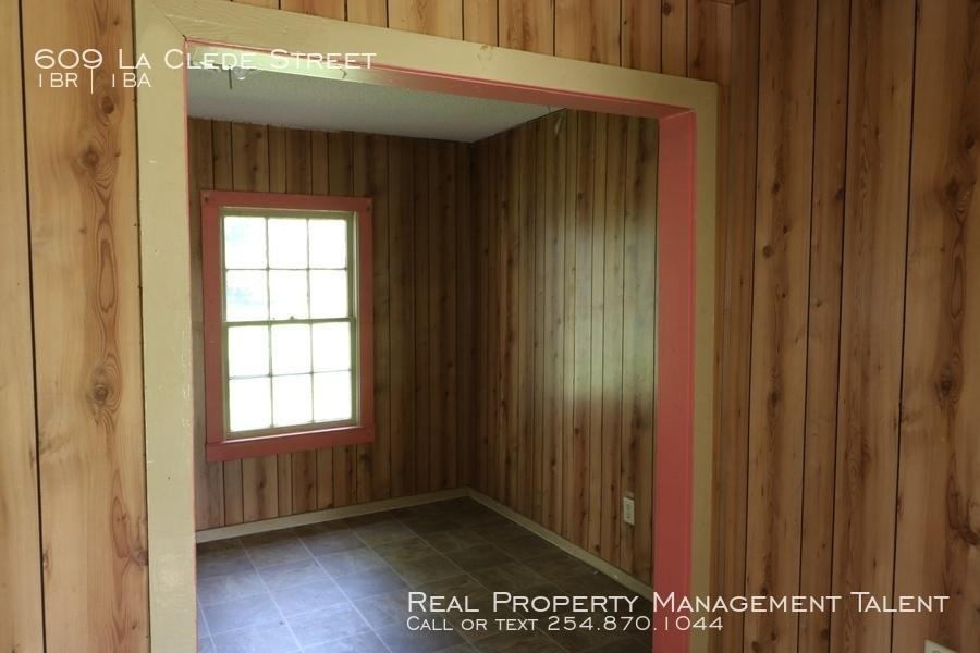 609 La Clede St - Photo 2 of 7