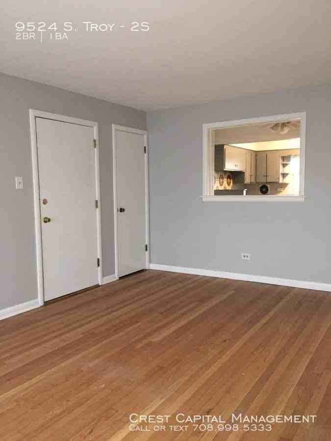 9524 Troy Ave - Photo 2 of 6