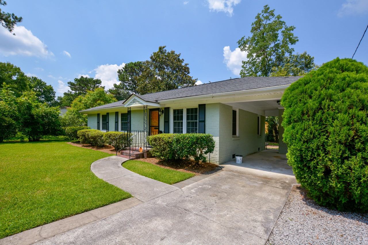 743 Magnolia Rd - Photo 2 of 25