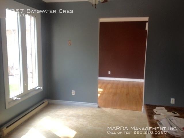 1357 Bayswater Crescent - Photo 2 of 20