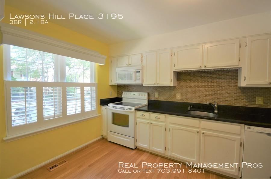 3195 Lawsons Hill Pl - Photo 3 of 24