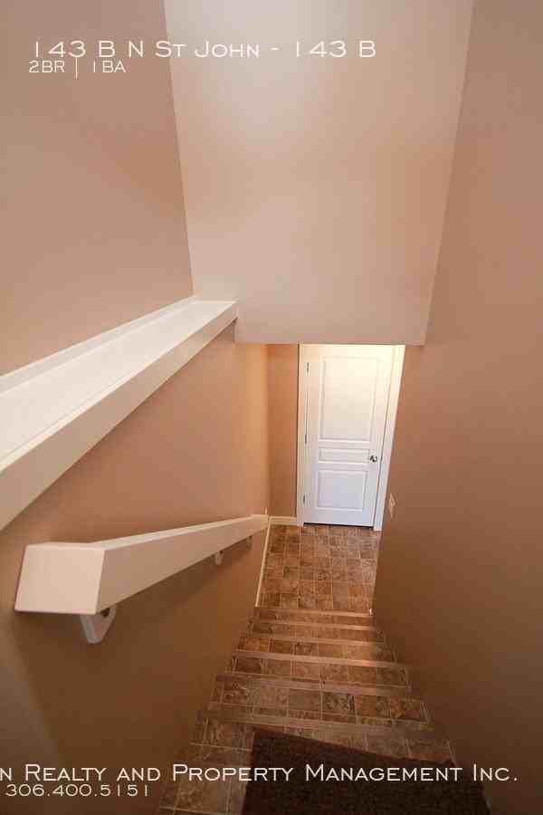 1420 Albert St - Photo 3 of 17