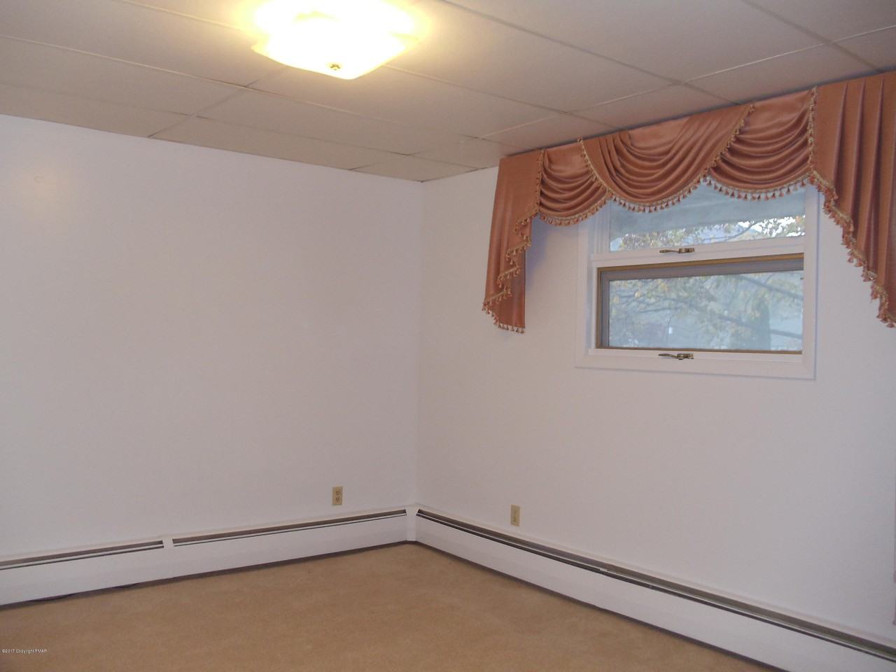 230 W Catawissa St - Photo 3 of 8