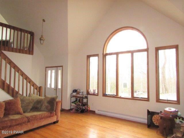 135 Blueridge Ln - Photo 3 of 34