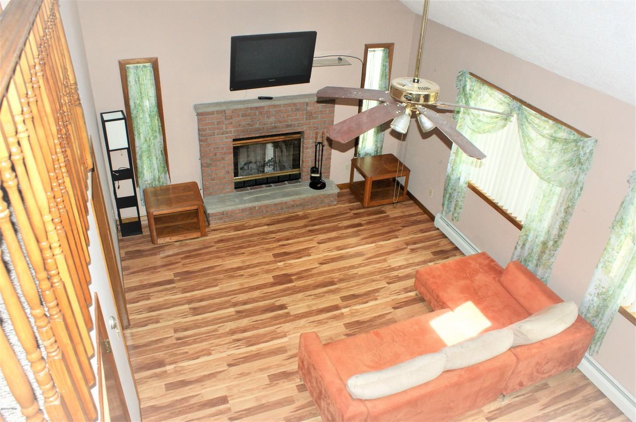 1699 Windemere Ln - Photo 3 of 11