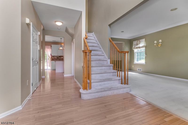 109 Dillon Dr - Photo 2 of 20