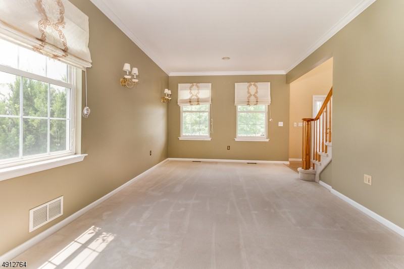 109 Dillon Dr - Photo 3 of 20