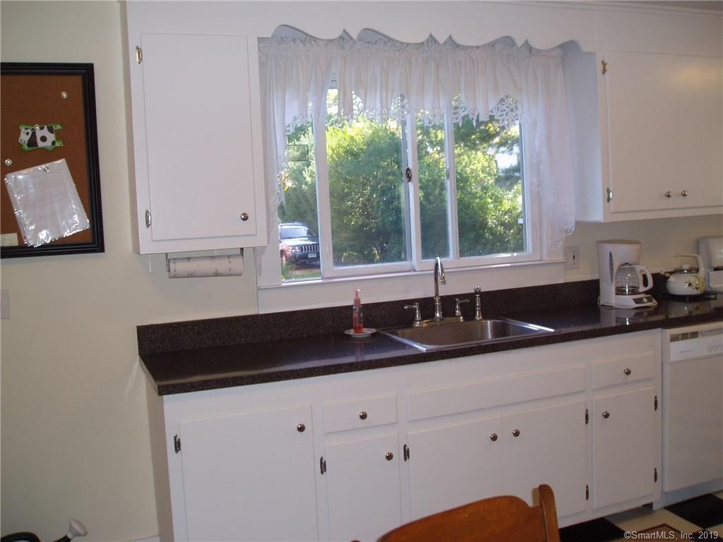184 N Shore Rd - Photo 2 of 11
