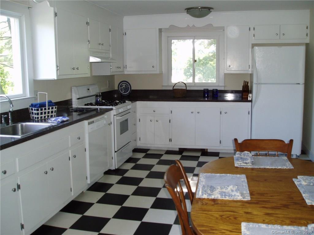 184 N Shore Rd - Photo 3 of 11
