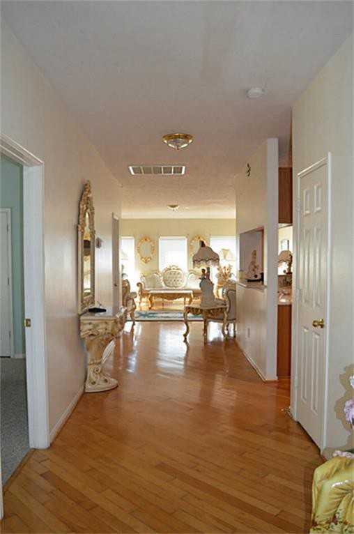 6714 Portuguese Bend Drive - Photo 3 of 36