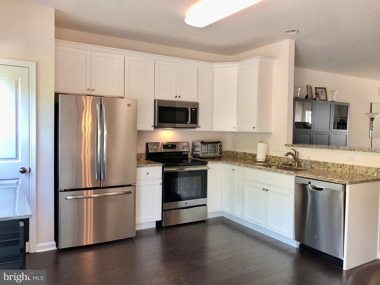 506 Boxwood Ln - Photo 3 of 20